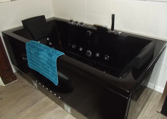 Domaine De Poumatan 住宿加早餐酒店